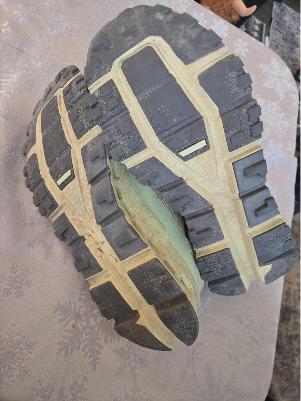 On Cloudventure Peak Women's Trail Running Shoes Size W9.5 EU 41 - Picture 3 of 6